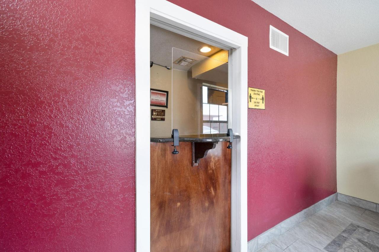 Oyo Hotel Kenedy Downtown - Us 181 ภายนอก รูปภาพ