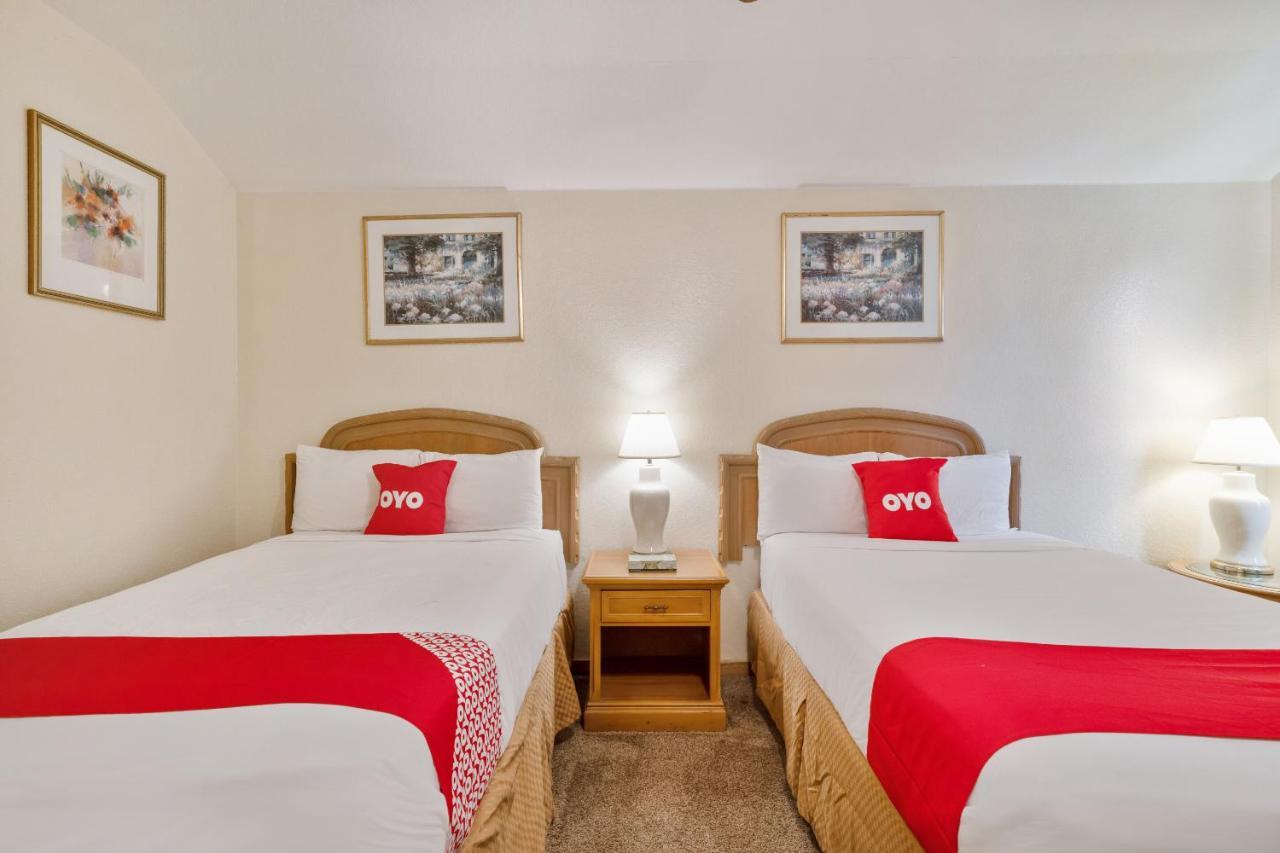 Oyo Hotel Kenedy Downtown - Us 181 ภายนอก รูปภาพ