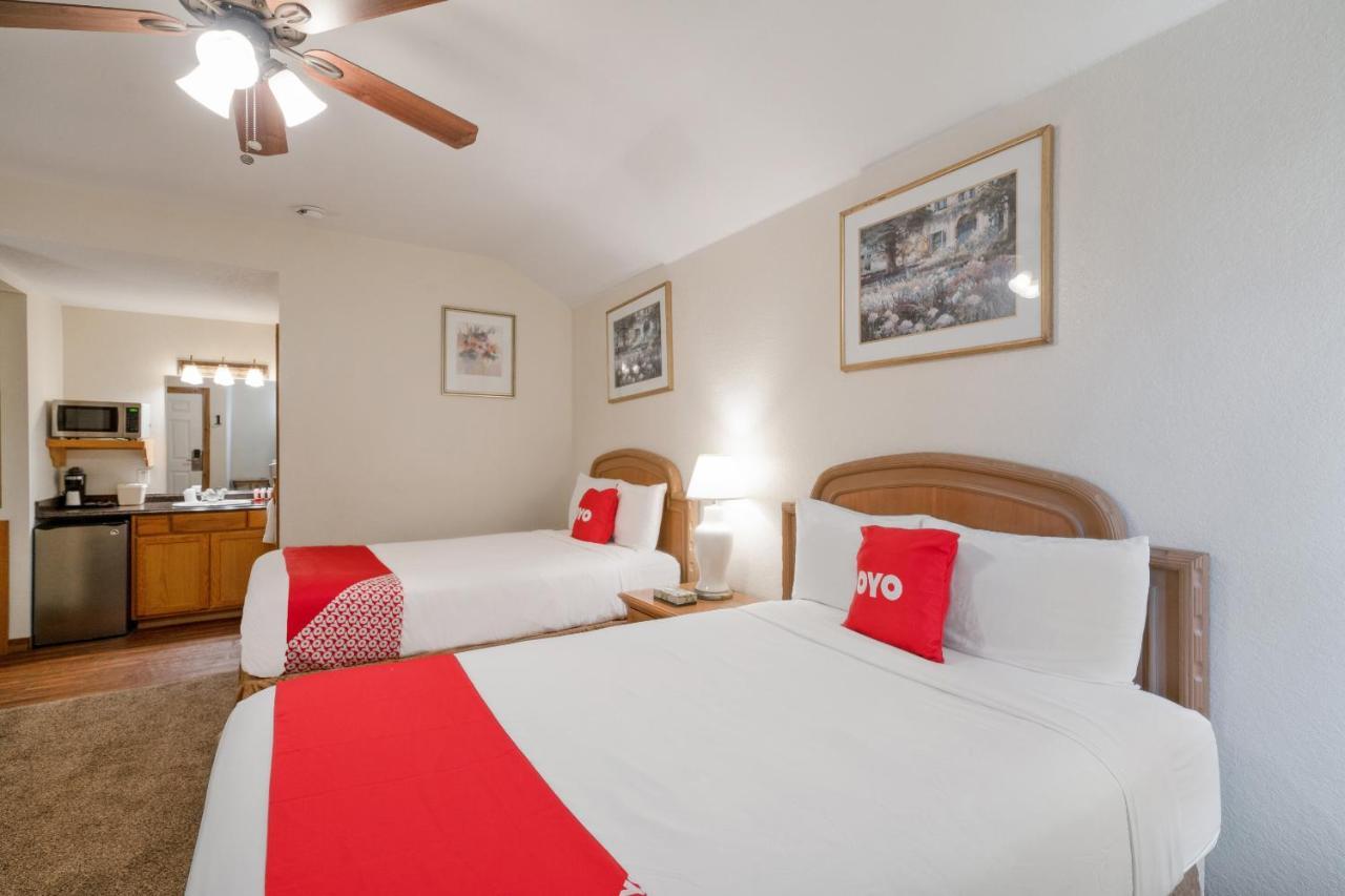 Oyo Hotel Kenedy Downtown - Us 181 ภายนอก รูปภาพ