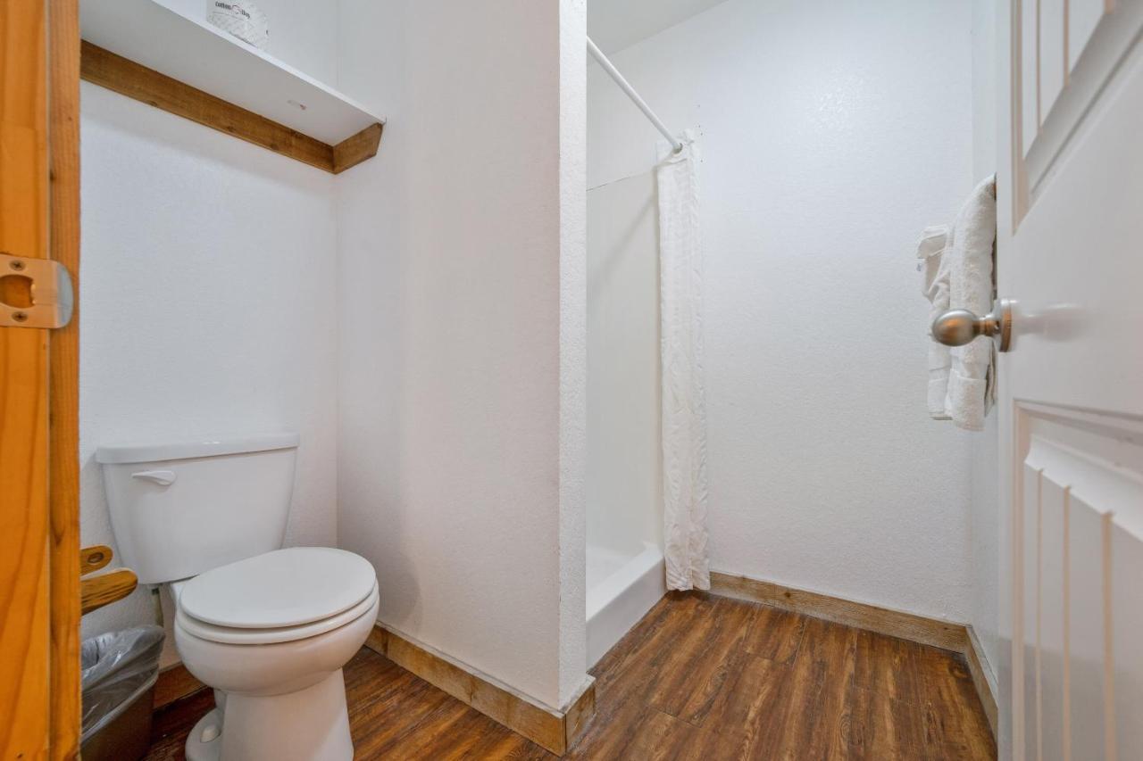 Oyo Hotel Kenedy Downtown - Us 181 ภายนอก รูปภาพ