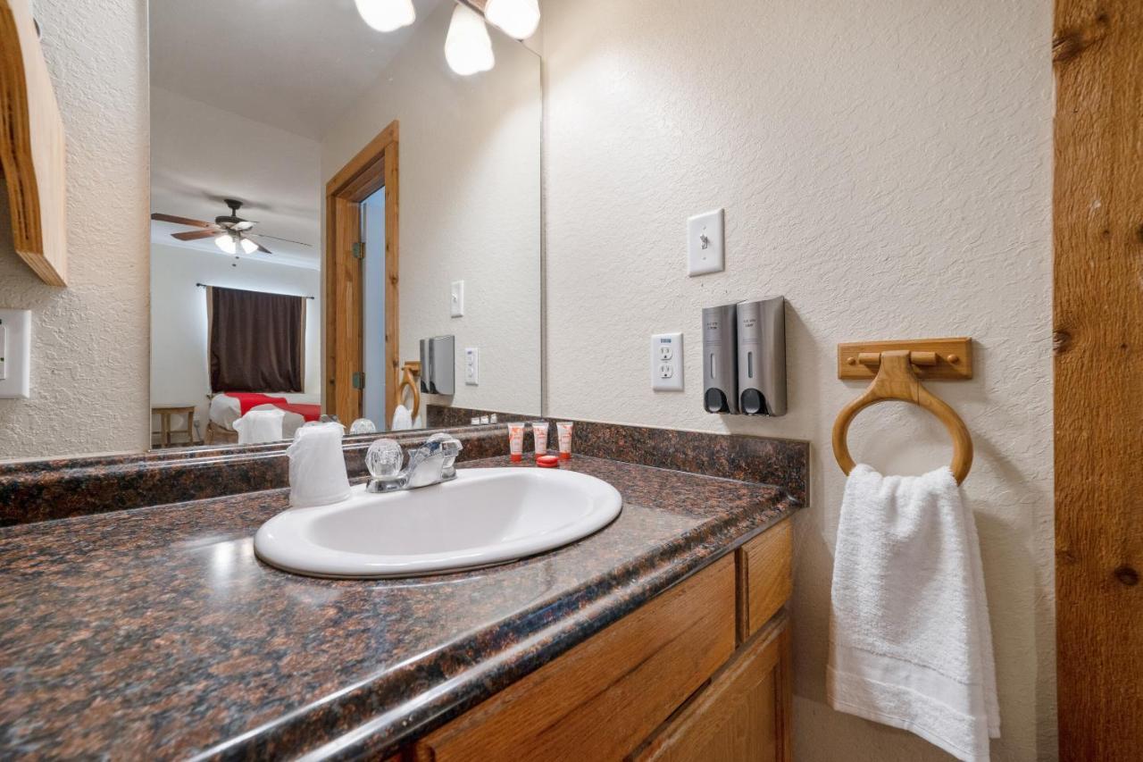 Oyo Hotel Kenedy Downtown - Us 181 ภายนอก รูปภาพ